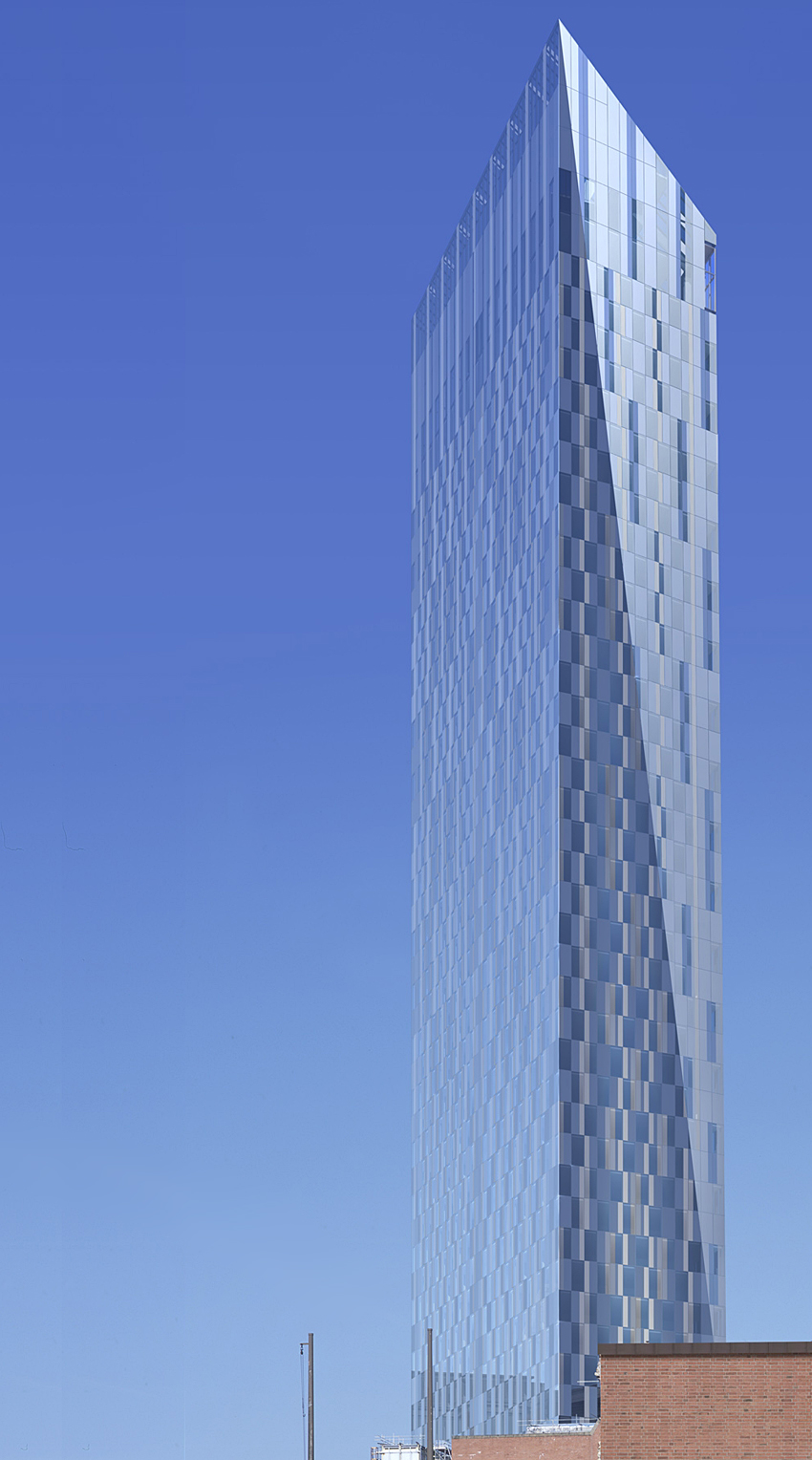 http://www.skyscrapernews.com/images/pics/3178LumiereTower1_pic1.jpg